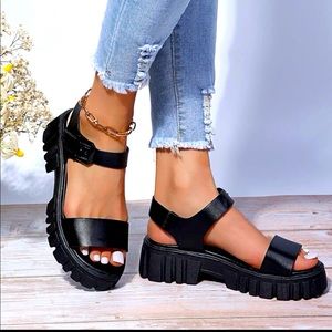 New in box black chunky Sandles